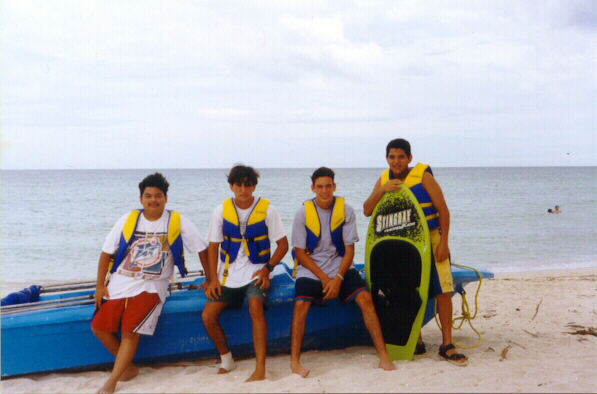 Beach.jpg (247962 bytes)